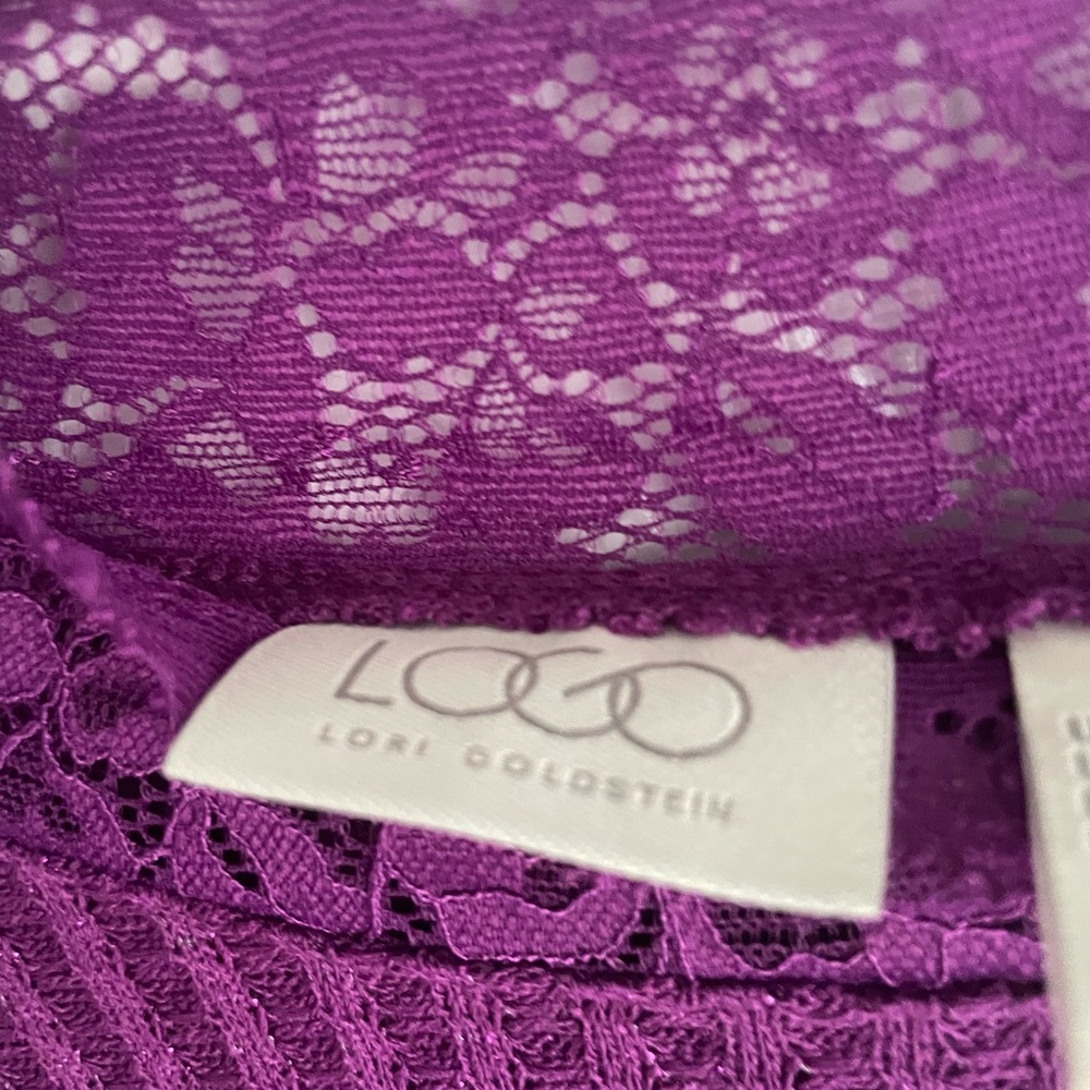 LOGO by Lori Goldstein Purple Lace Trim Oversized Shirt says Xs but will fit M - Picture 4 of 5